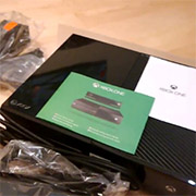 Este unboxing de Xbox One llega de parte de un chaval que ya tiene la consola