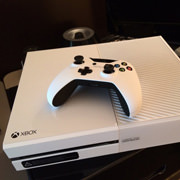 La nueva Xbox One blanca podría tener el mismo precio que PS4