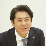 «El futuro de los videojuegos está en los móviles», según el CEO de Konami