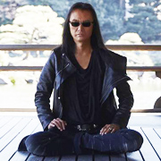 Tomonobu Itagaki deja la dirección de Valhalla Game Studios