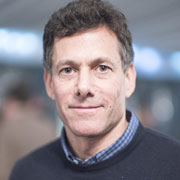 Strauss Zelnick rompe una lanza a favor del juego cruzado y el streaming