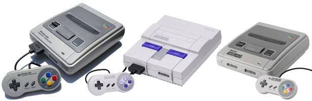 snes_pal_jap_ntsc.jpg Versiones japonesa, norteamericana y europea de Super Nintendo