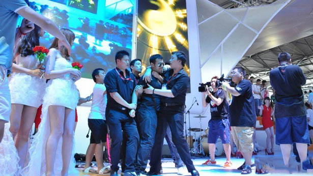 Otra historia de amor destrozada por la seguridad de un evento de videojuegos
