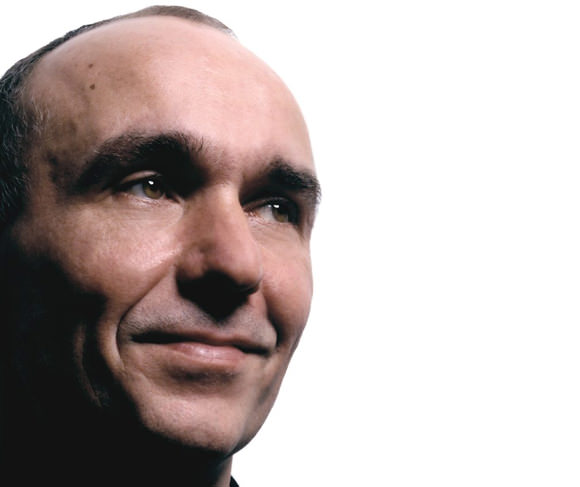 Peter Molyneux deja 22Cans para dar clases de religión en España