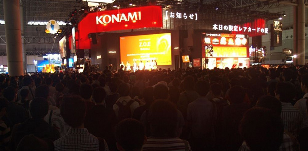 tgs2011konami-gente